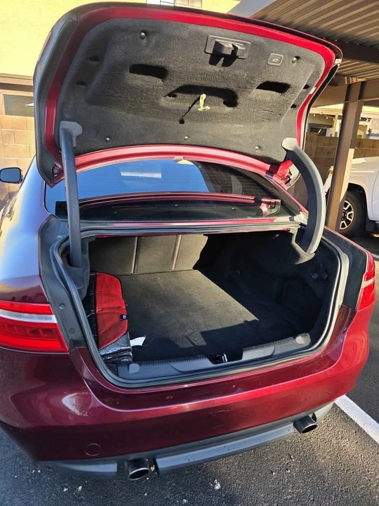 2017 Jaguar XE - Image 5 of 11