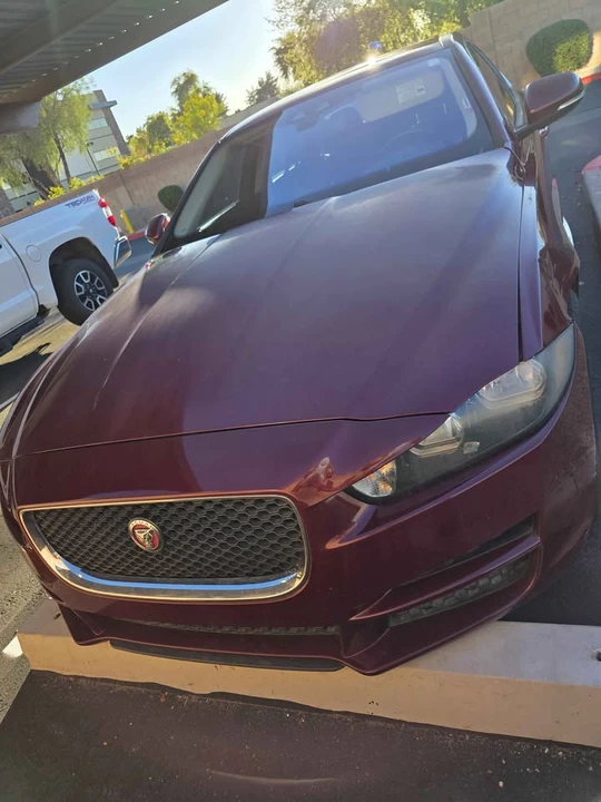 2017 Jaguar XE - Image 8 of 11
