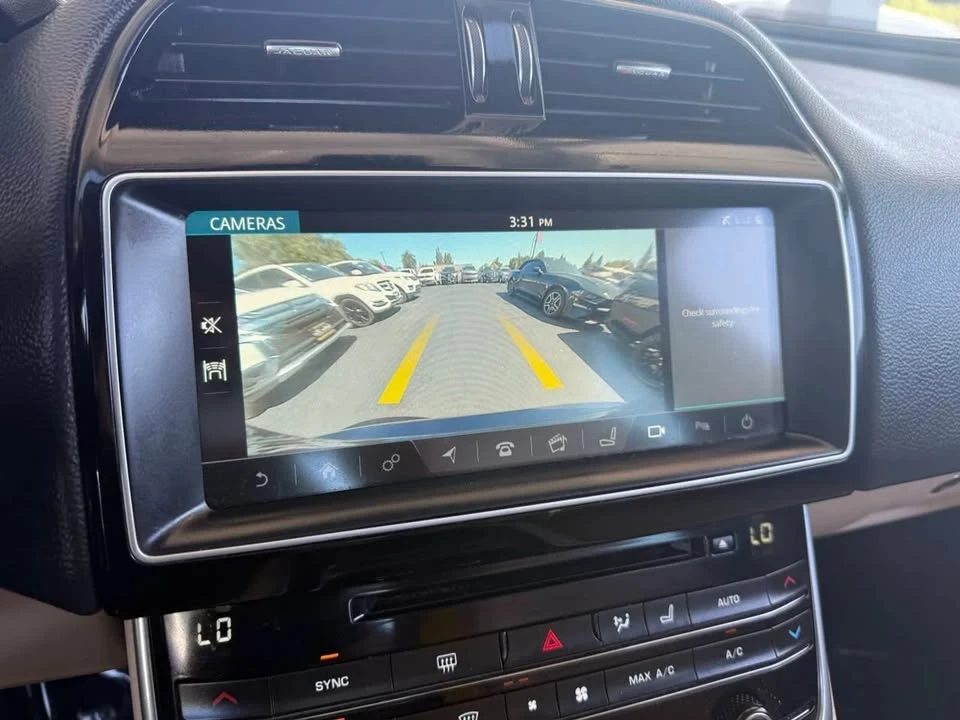 2017 Jaguar XE - Image 15 of 19