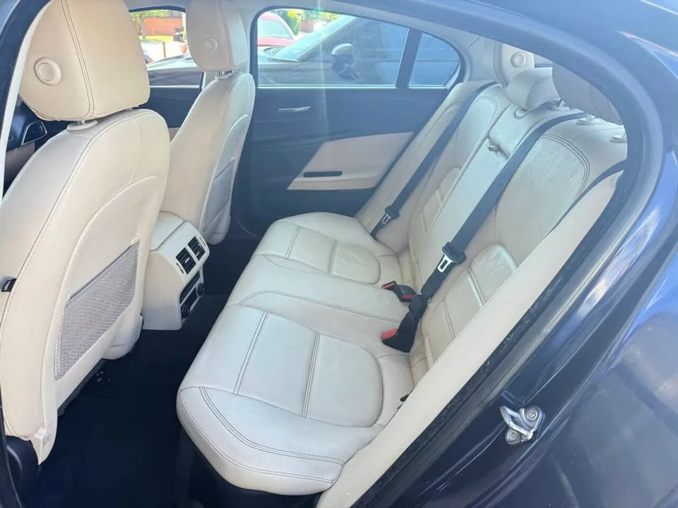 2017 Jaguar XE - Image 17 of 19