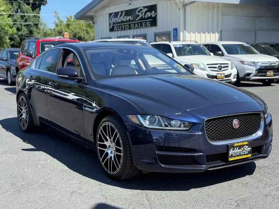 2017 Jaguar XE - Image 8 of 19