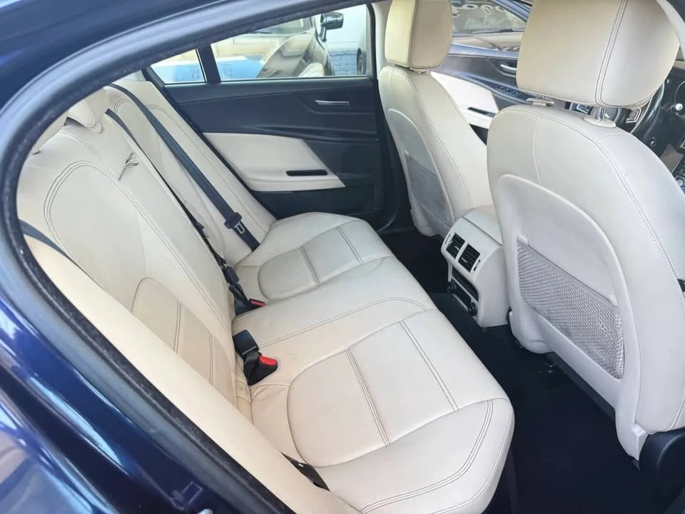 2017 Jaguar XE - Image 18 of 19