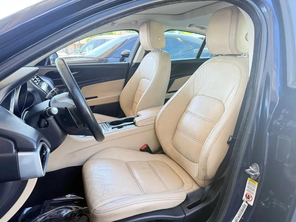 2017 Jaguar XE - Image 9 of 19