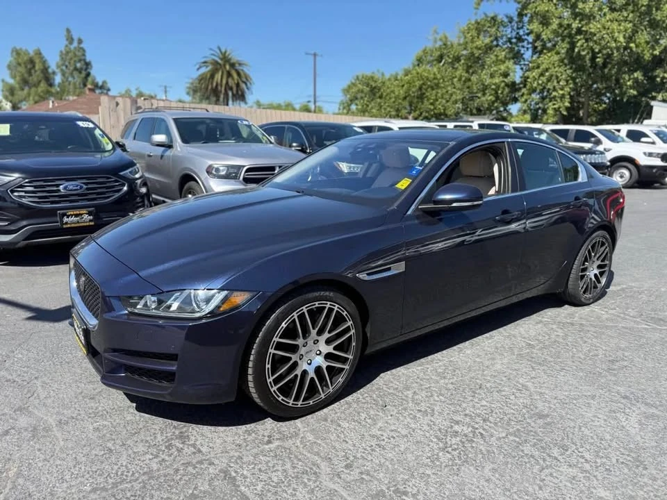 2017 Jaguar XE - Image 3 of 19