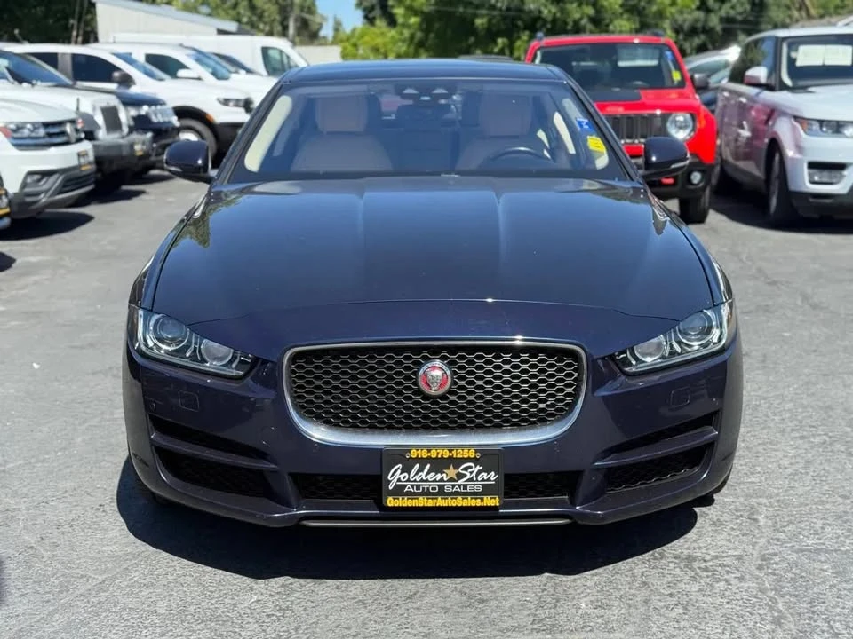 2017 Jaguar XE - Image 7 of 19