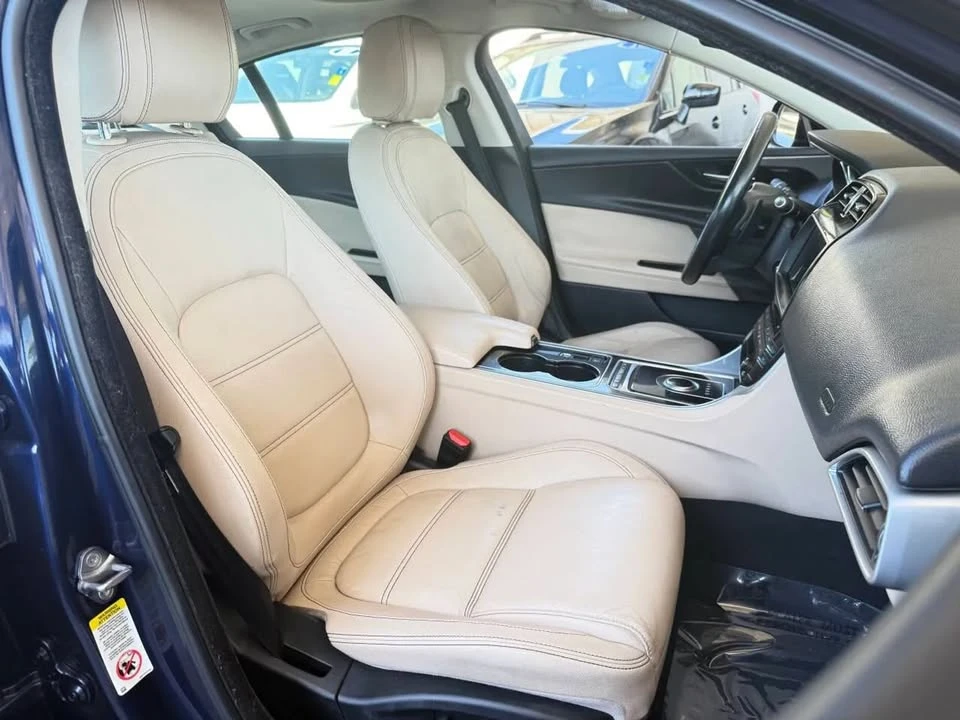 2017 Jaguar XE - Image 13 of 19