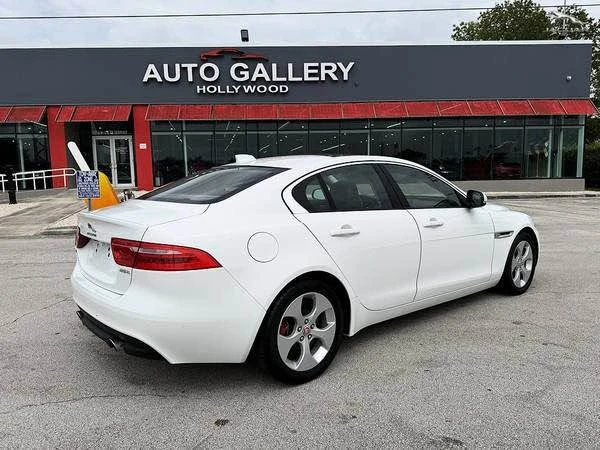 2017 Jaguar XE - Image 2 of 6