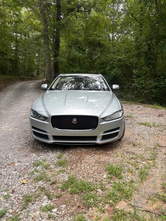 2017 Jaguar XE - Image 2 of 14