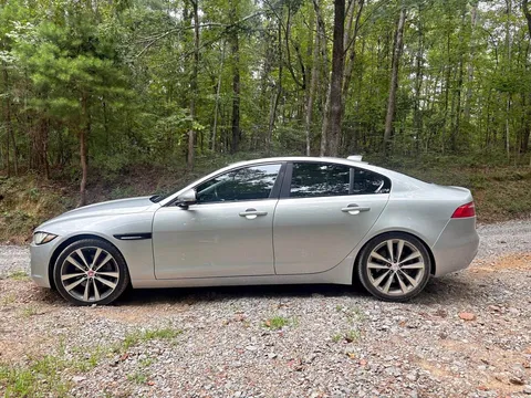 2017 Jaguar XE XE 25t Prestige Sedan 4D