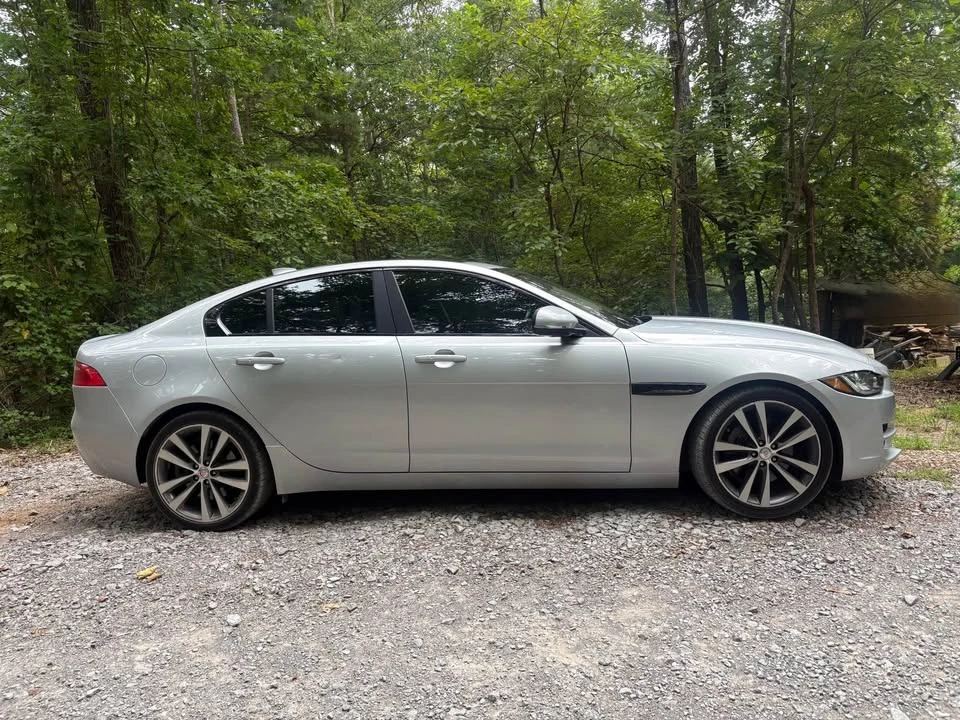 2017 Jaguar XE - Image 14 of 14