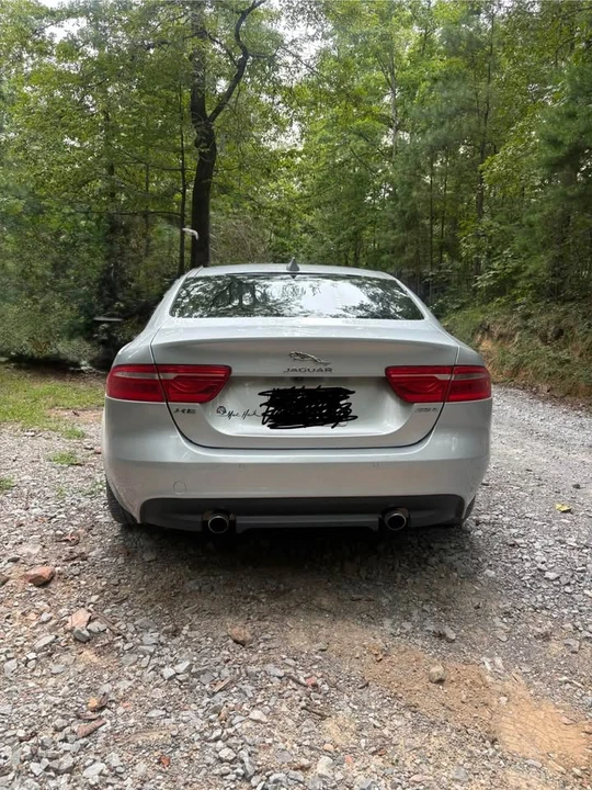2017 Jaguar XE - Image 13 of 14