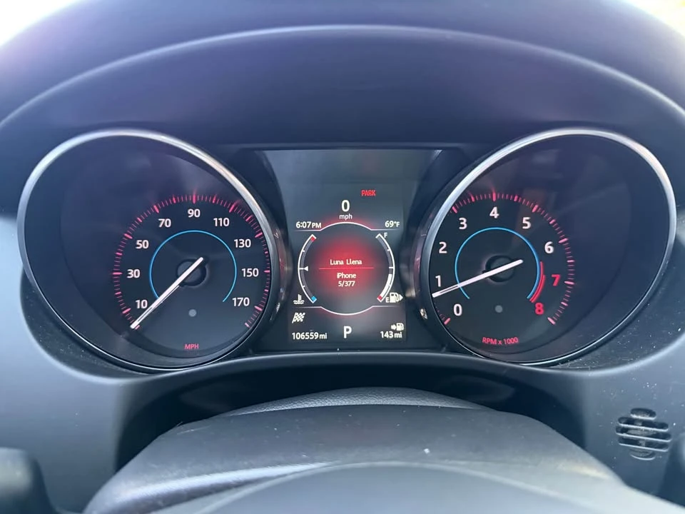 2017 Jaguar XE - Image 10 of 12