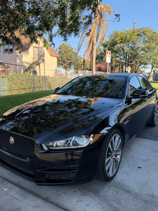 2017 Jaguar XE - Image 2 of 12