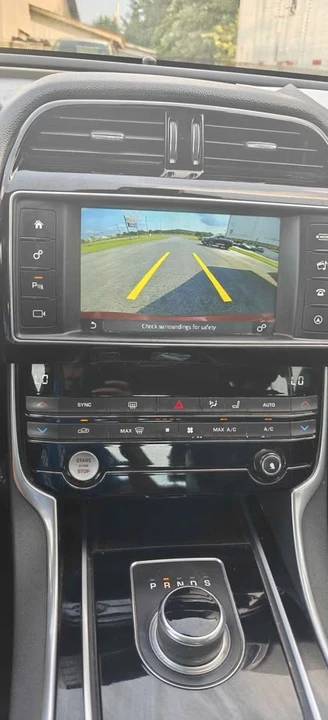 2017 Jaguar XE - Image 9 of 20