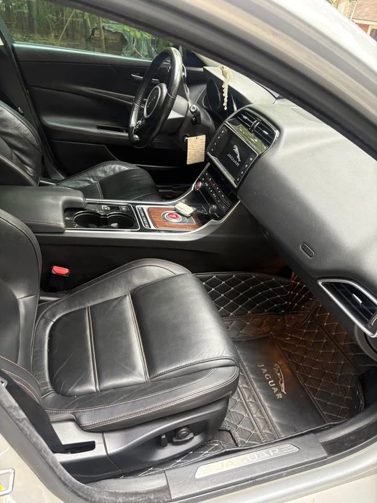 2017 Jaguar XE - Image 6 of 14