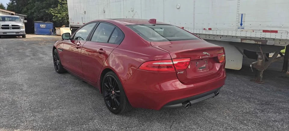 2017 Jaguar XE - Image 7 of 20