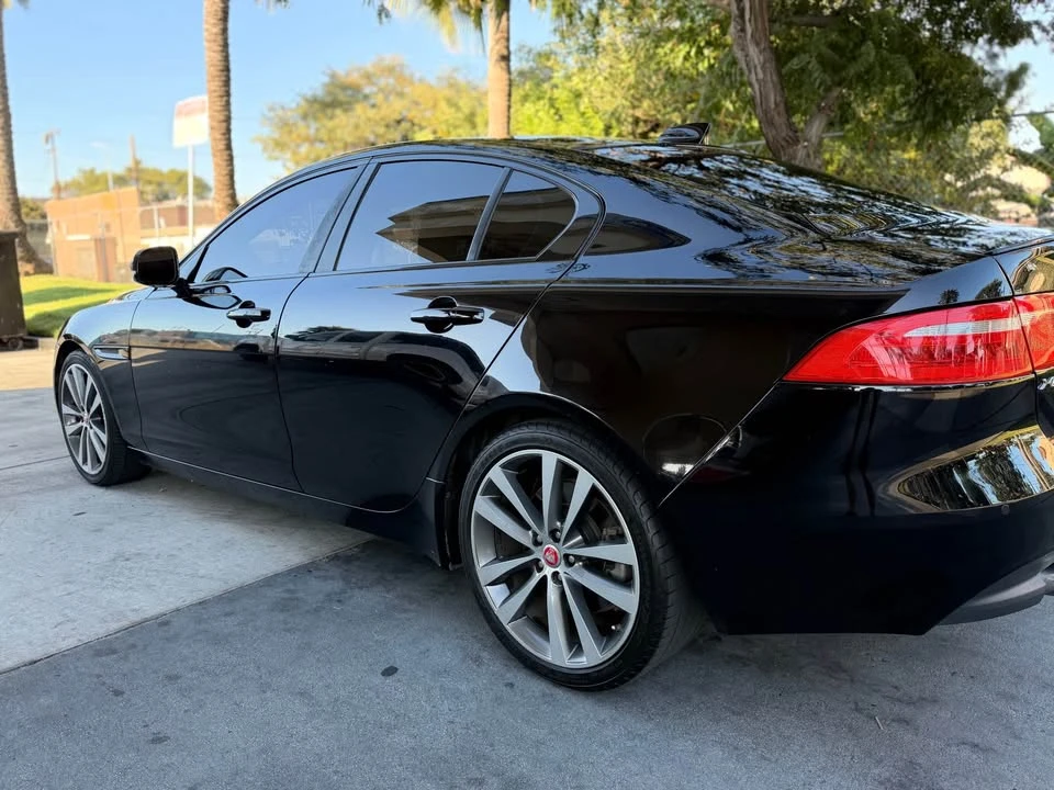 2017 Jaguar XE - Image 6 of 12