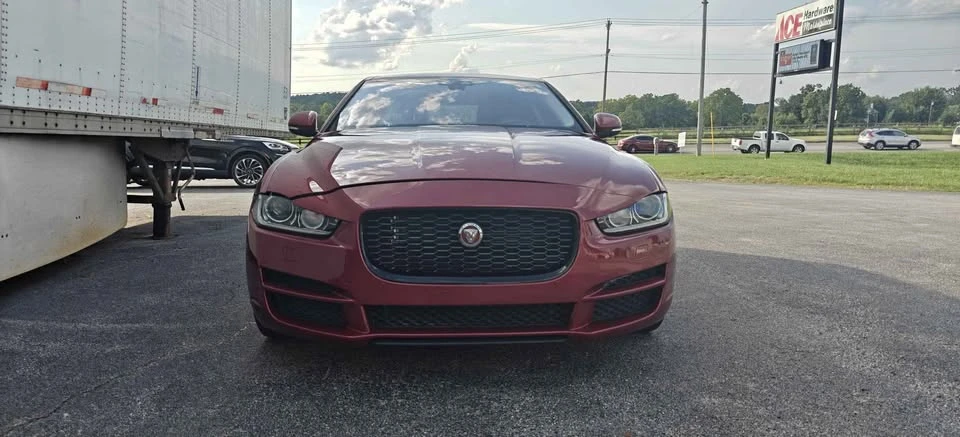 2017 Jaguar XE - Image 2 of 20