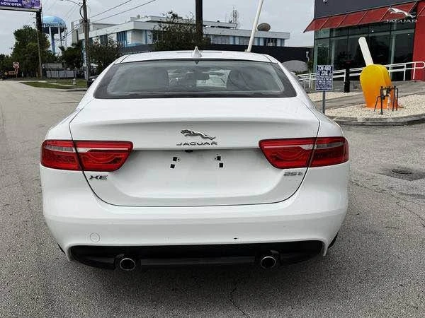 2017 Jaguar XE - Image 5 of 6