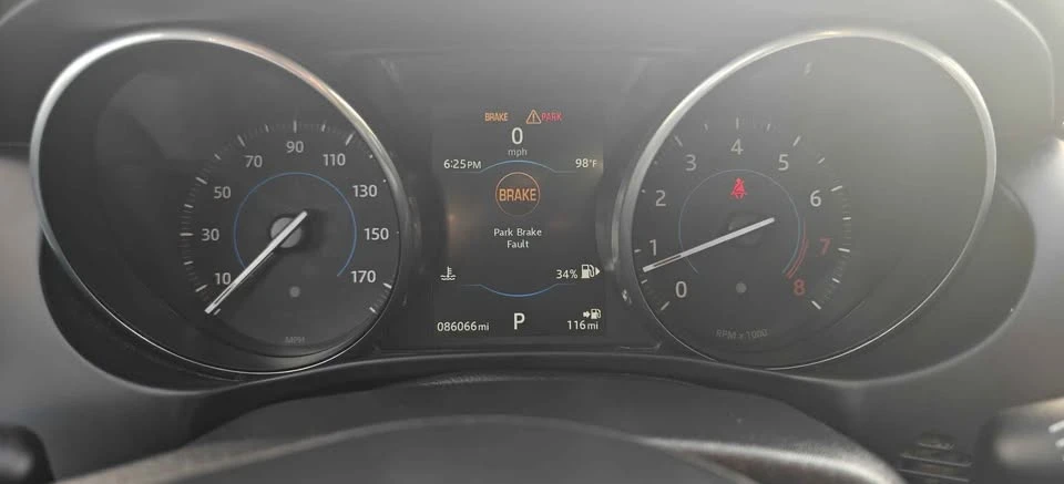 2017 Jaguar XE - Image 8 of 20