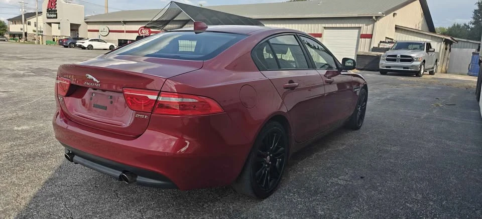 2017 Jaguar XE - Image 5 of 20