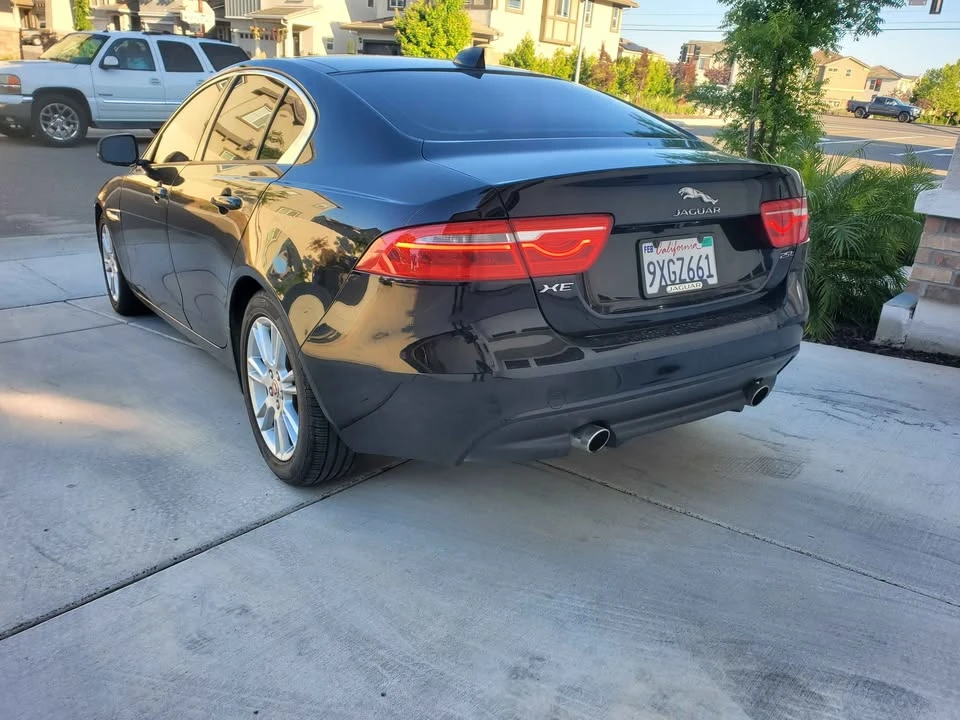 2017 Jaguar XE - Image 4 of 13