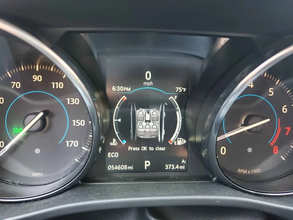 2017 Jaguar XE - Image 10 of 13