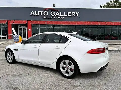 2017 Jaguar XE XE 25t Prestige Sedan 4D