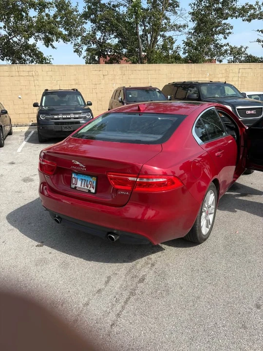 2017 Jaguar XE - Image 4 of 9