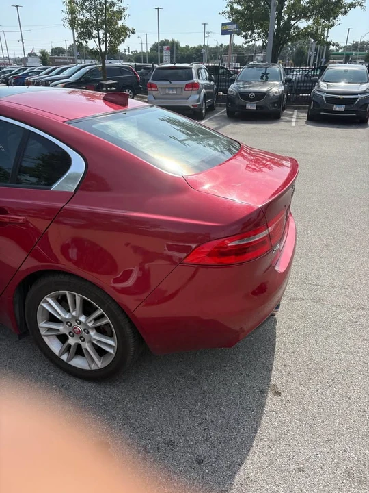 2017 Jaguar XE - Image 6 of 9