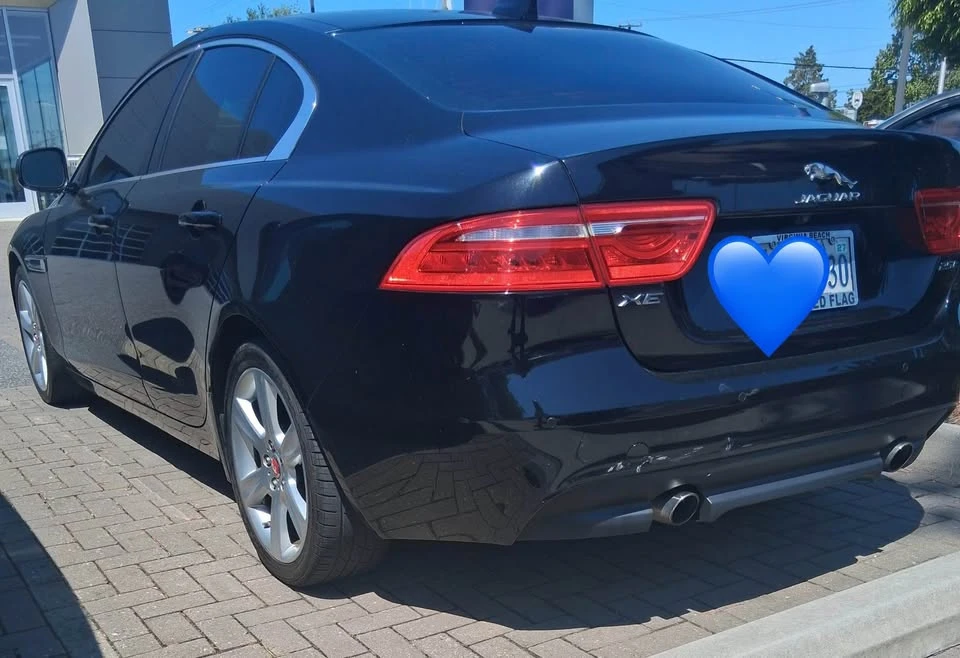 2017 Jaguar XE - Image 3 of 3