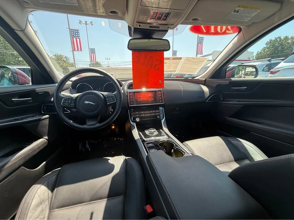 2017 Jaguar XE - Image 8 of 17