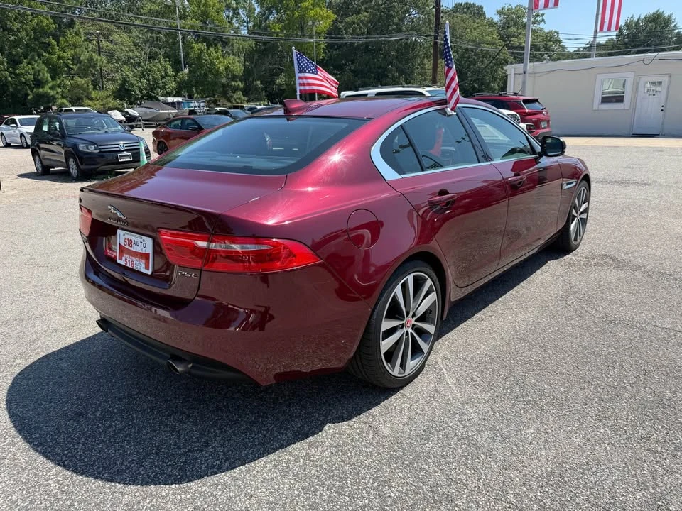 2017 Jaguar XE - Image 4 of 17
