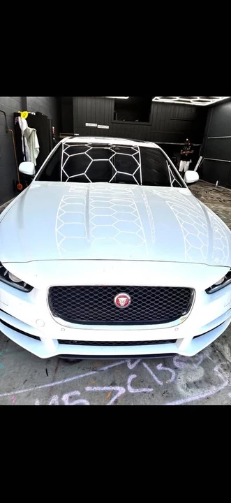2017 Jaguar XE - Image 2 of 3