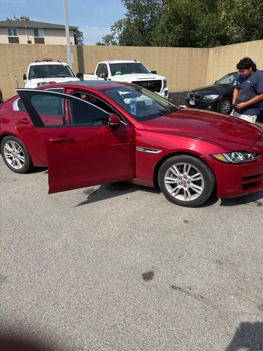 2017 Jaguar XE - Image 2 of 9