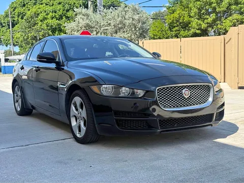 2017 Jaguar XE XE 25t Prestige Sedan 4D