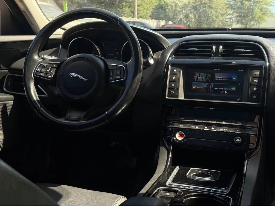 2017 Jaguar XE - Image 10 of 18