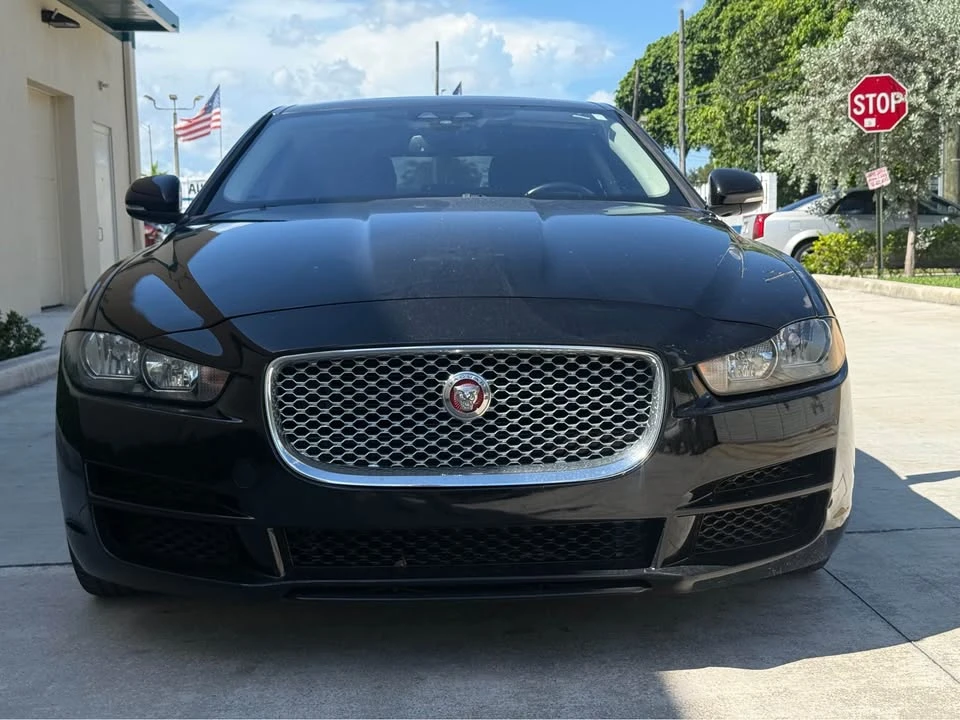 2017 Jaguar XE - Image 2 of 18