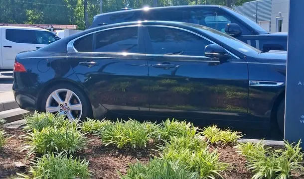 2017 Jaguar XE XE 25t Prestige Sedan 4D