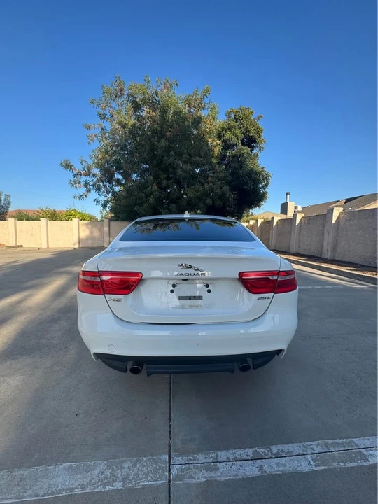 2017 Jaguar XE - Image 5 of 6