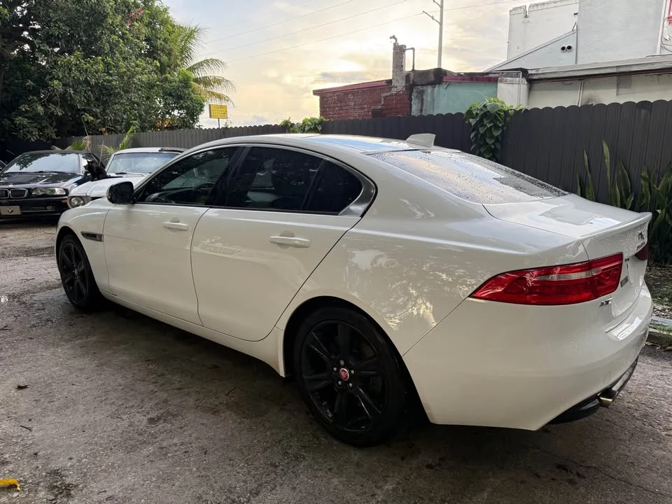 2017 Jaguar XE - Image 6 of 14