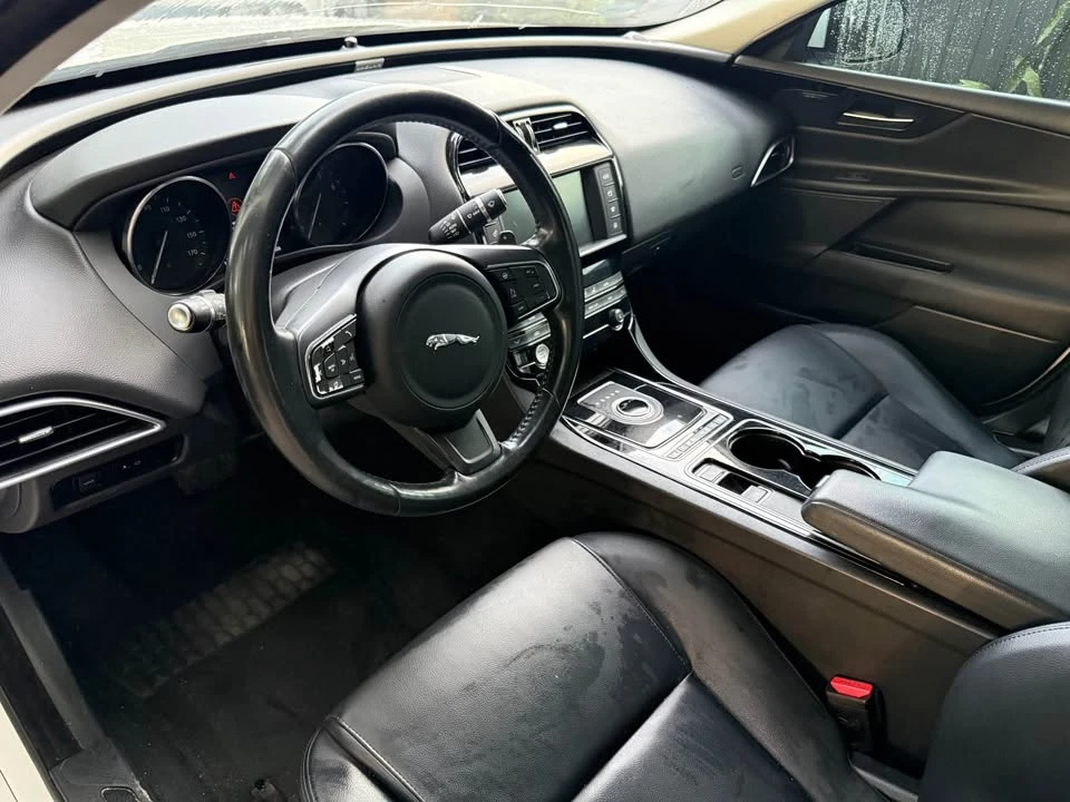 2017 Jaguar XE - Image 8 of 14