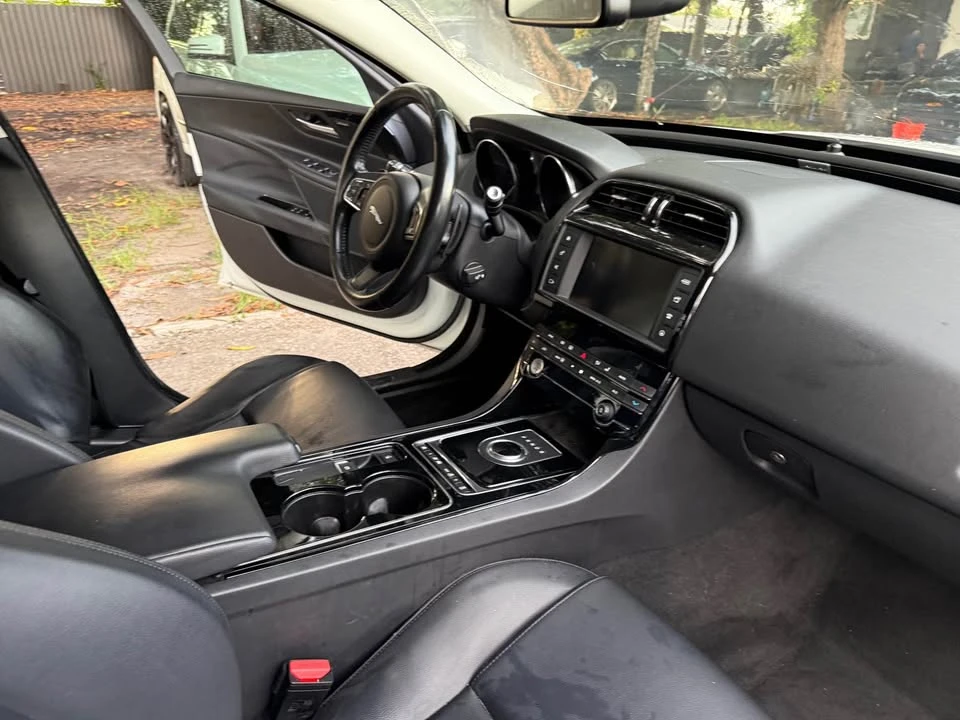 2017 Jaguar XE - Image 11 of 14