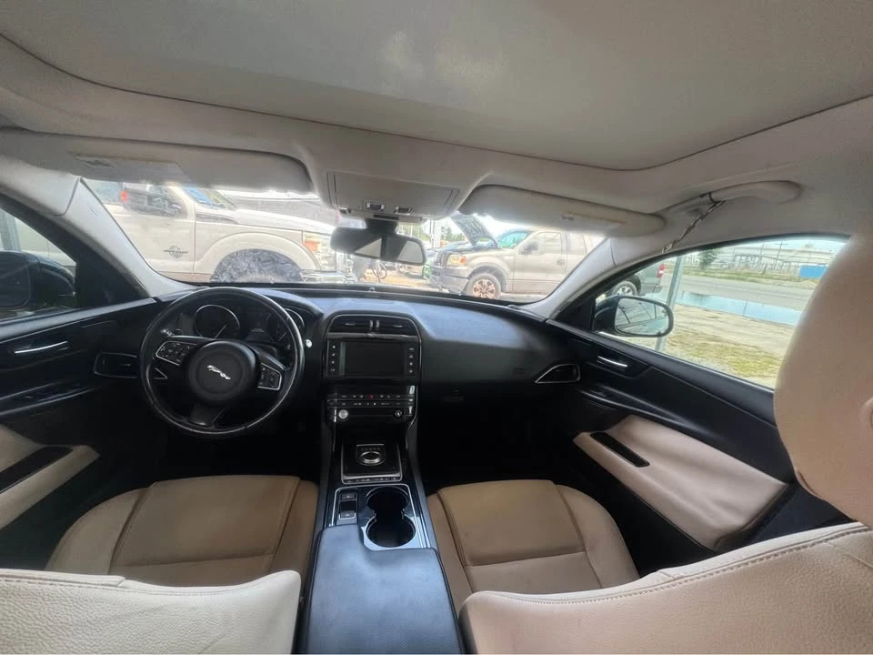 2017 Jaguar XE - Image 8 of 13