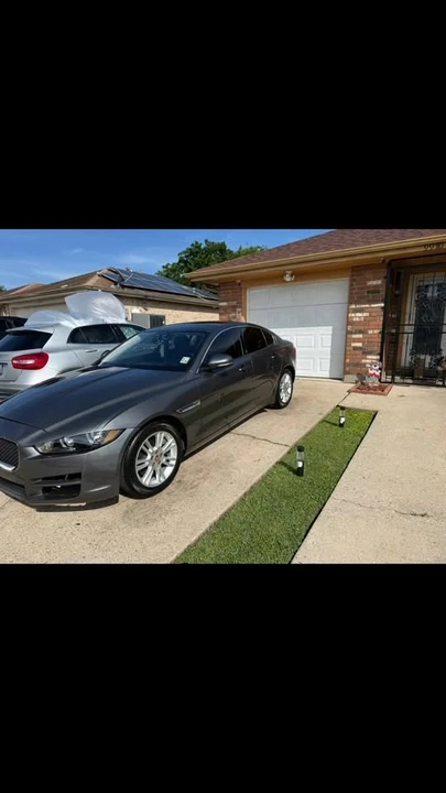 2017 Jaguar XE - Image 8 of 8
