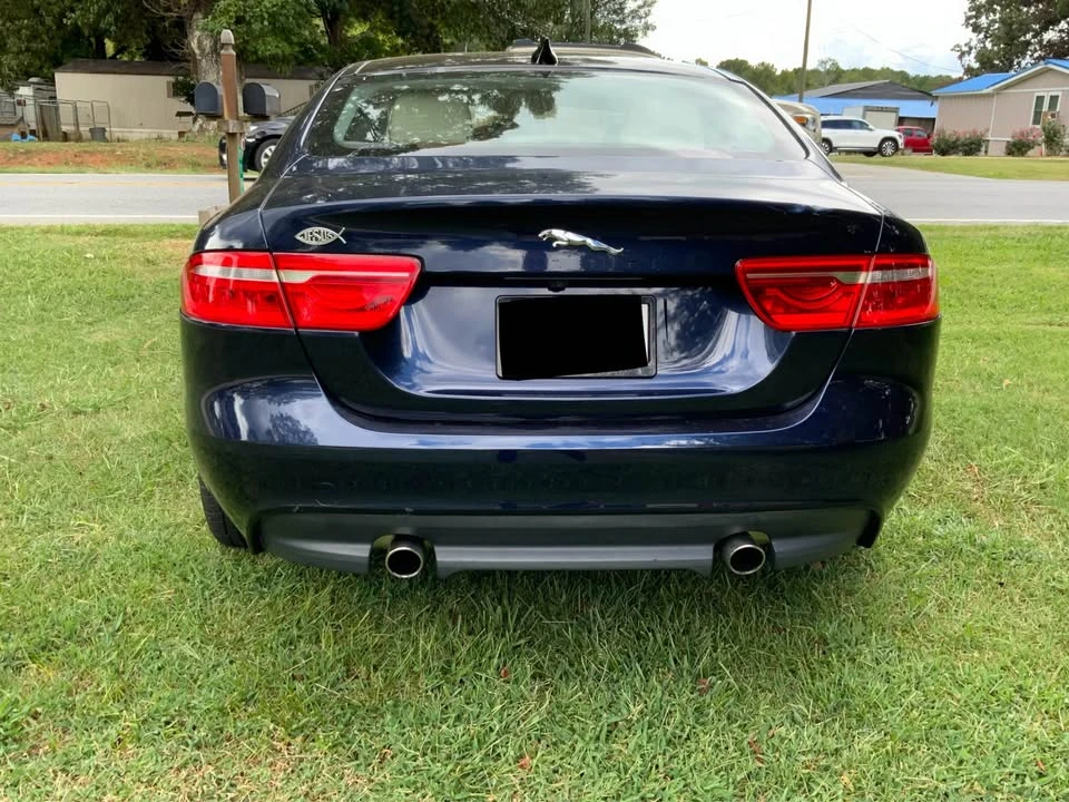 2017 Jaguar XE - Image 4 of 12