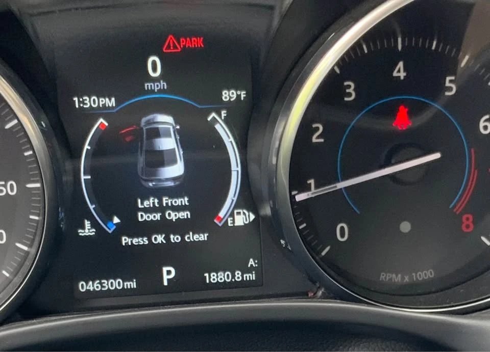 2017 Jaguar XE - Image 6 of 12