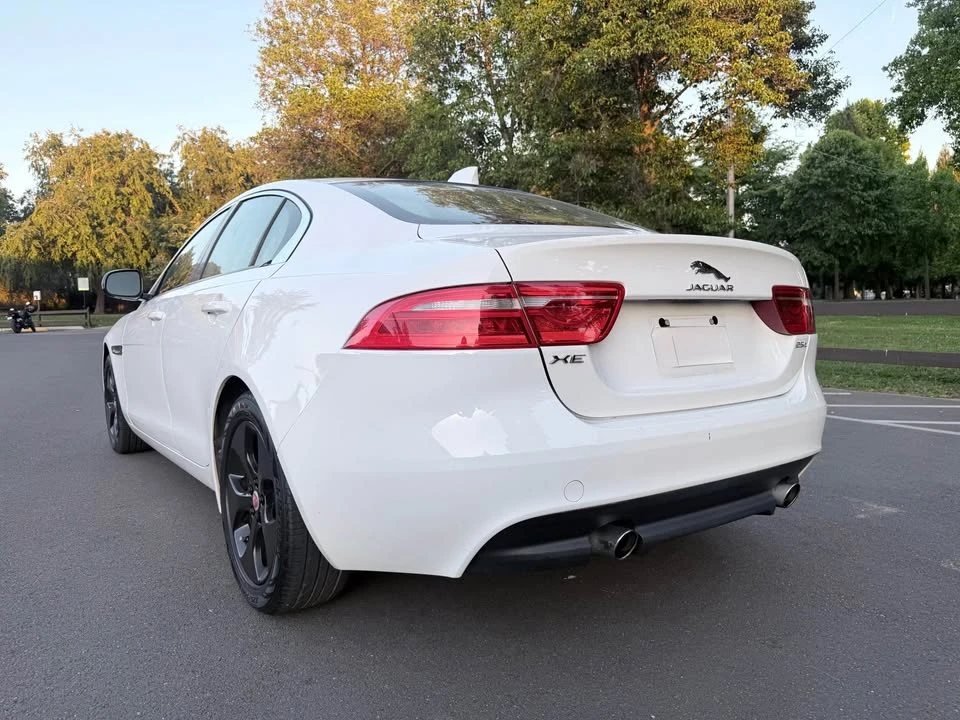 2017 Jaguar XE - Image 7 of 8