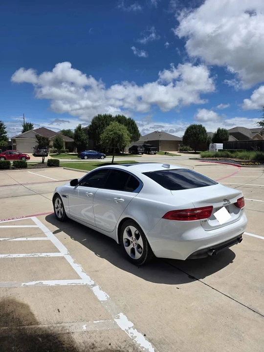 2017 Jaguar XE - Image 5 of 6