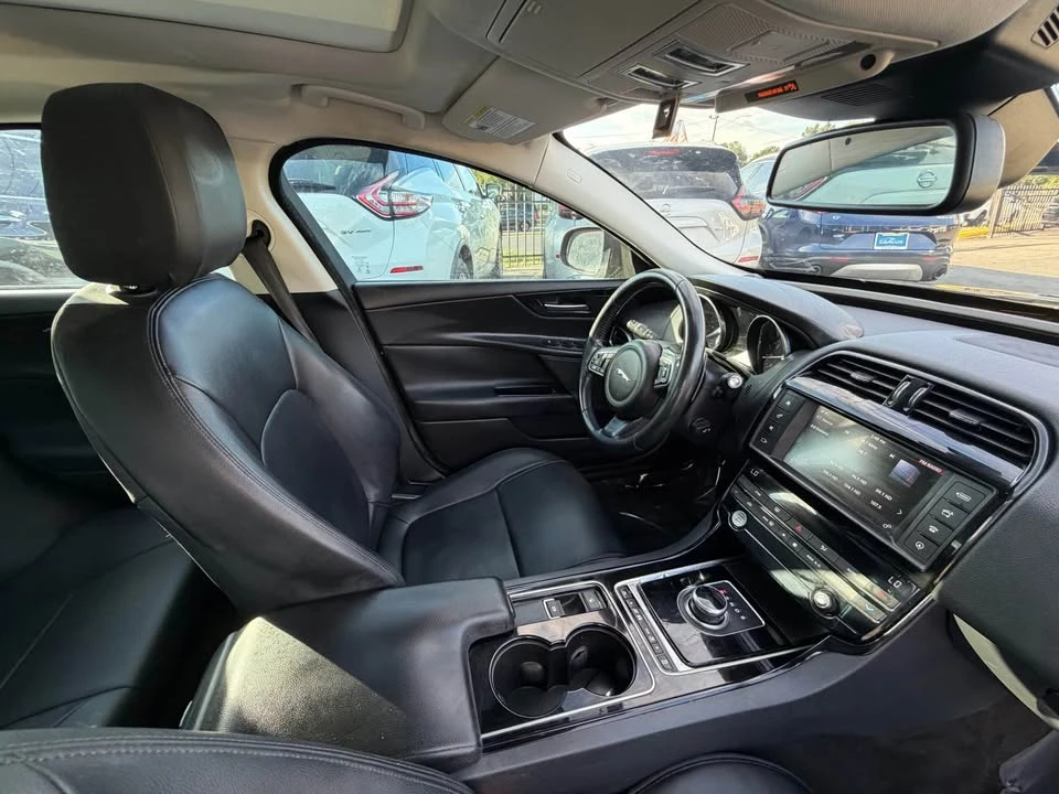 2017 Jaguar XE - Image 16 of 20